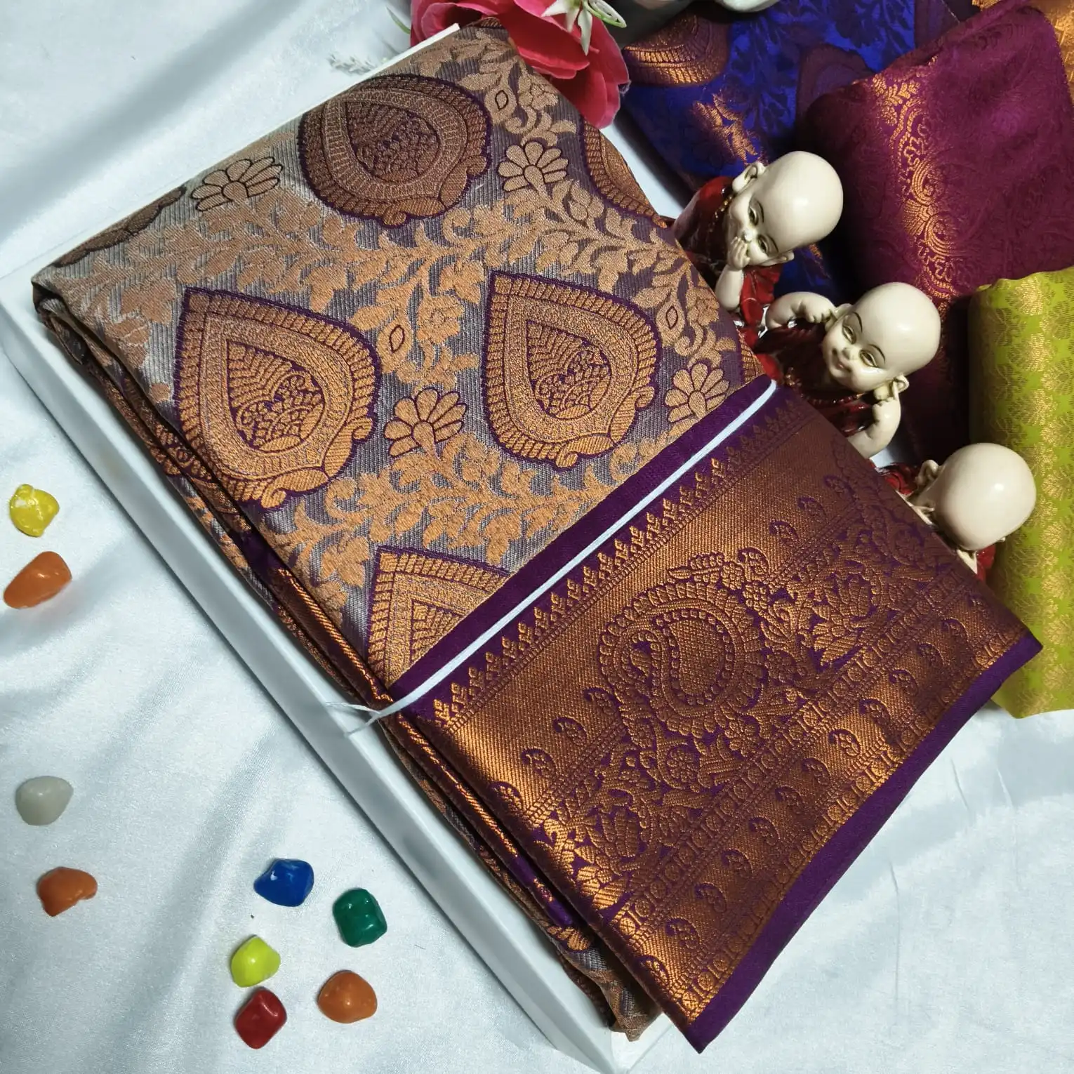 Vastharakala Heart Paisley Brocade Soft Silk Saree